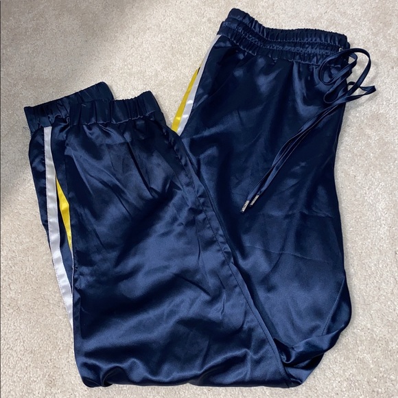 Guess Track Joggers - Picture 1 of 2
